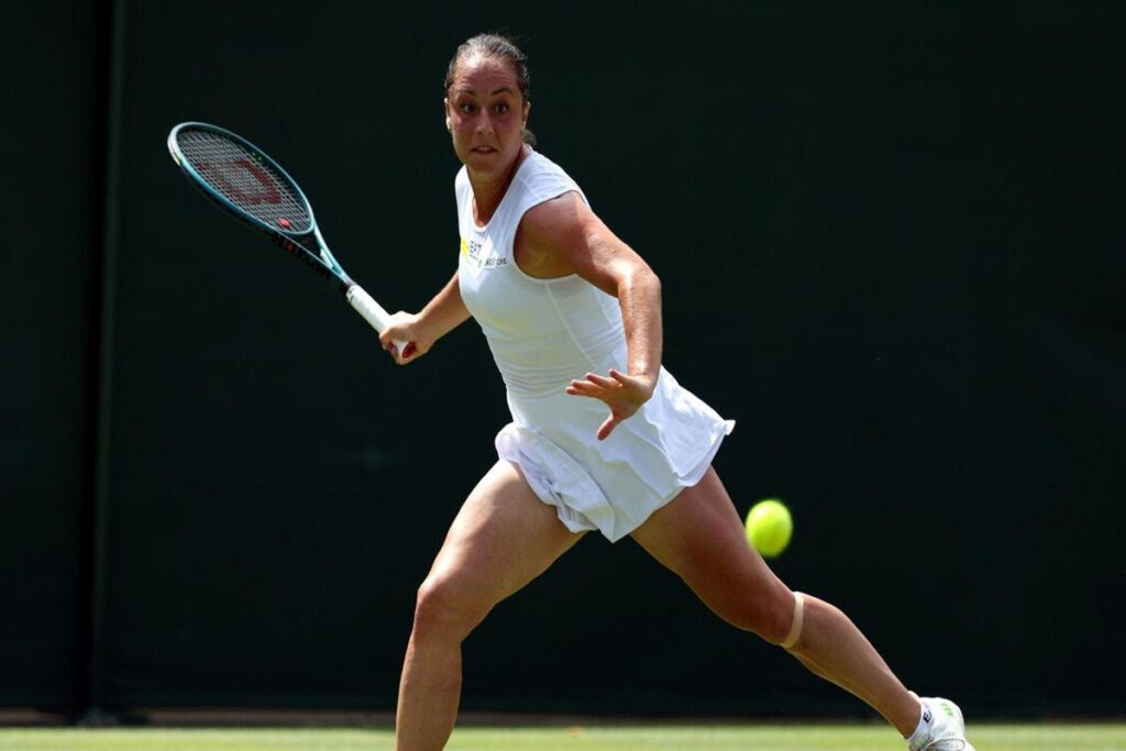 Cocciaretto sorprende a Wimbledon: vittoria su Pegula, numero 3 del ranking WTA