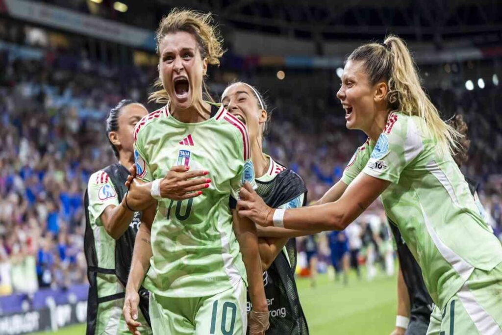 Cresce il calcio: un boom senza precedenti per le donne e i tesserati