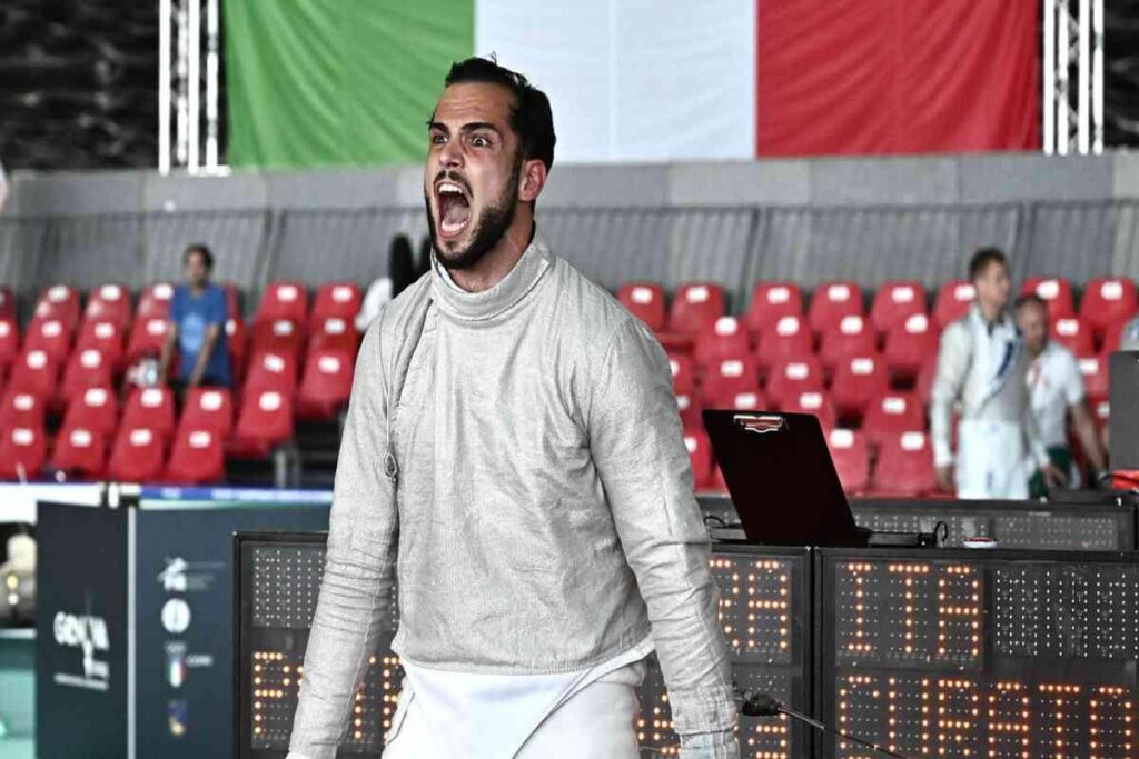 Curatoli conquista la semifinale ai Mondiali di scherma: l'Italia festeggia la sua prima medaglia