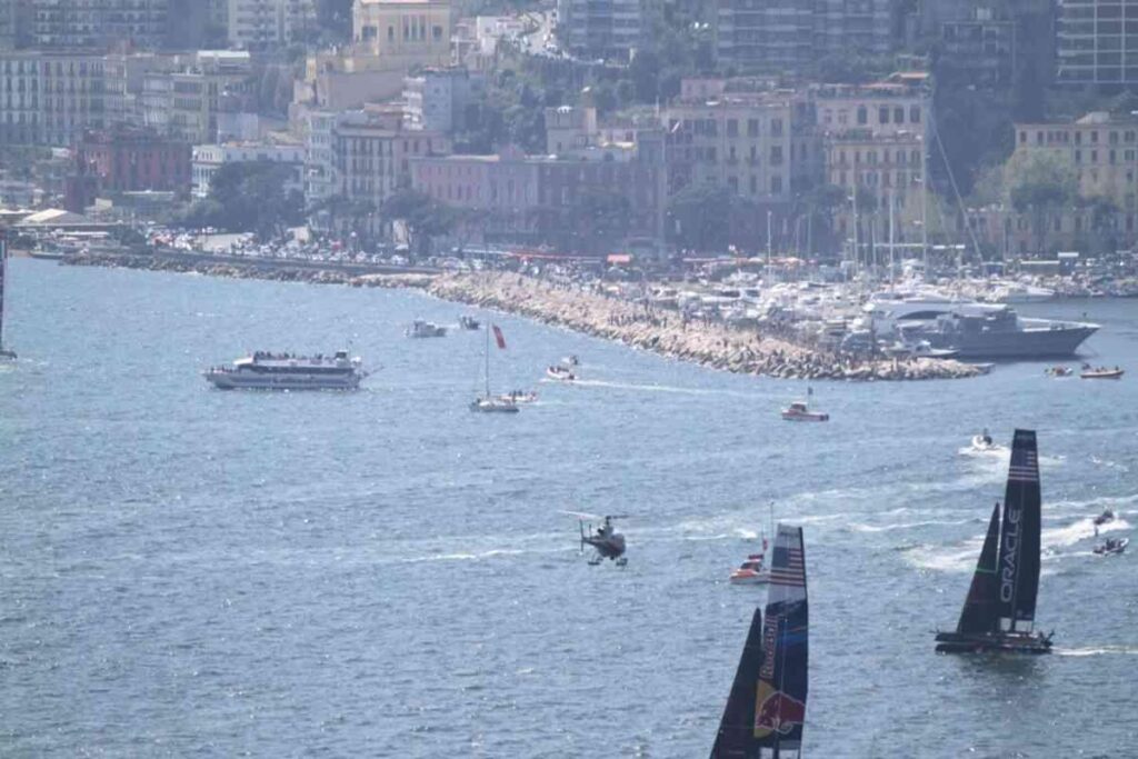 De Luca critica le scelte irresponsabili sull'America's Cup