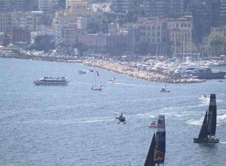 De Luca critica le scelte irresponsabili sull'America's Cup