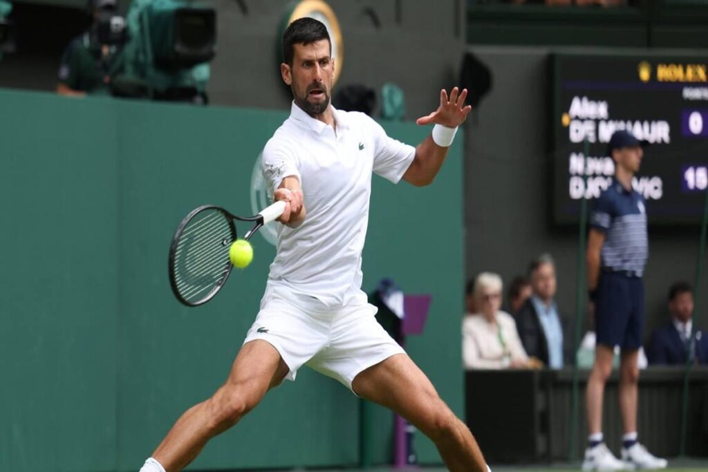 Djokovic supera De Minaur e avanza ai quarti contro Cobolli