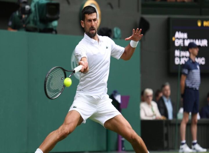 Djokovic supera De Minaur e avanza ai quarti contro Cobolli
