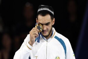 Il pugilato uzbeko festeggia: Mullojonov positivo e pronto per le Olimpiadi