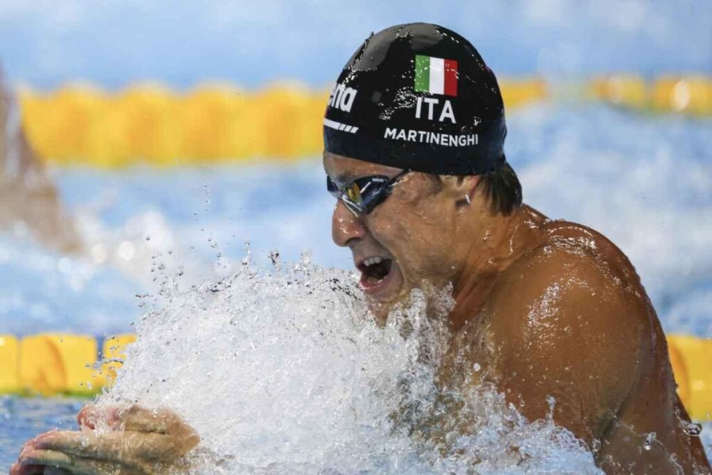 Martinenghi conquista l'argento nei 100 rana ai mondiali di nuoto