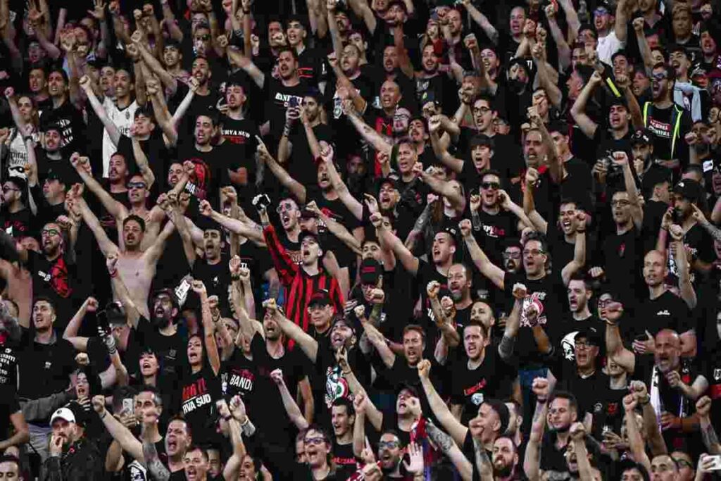Milan, tifosi esclusi dalla curva: il divieto di abbonamento scuote la tifoseria
