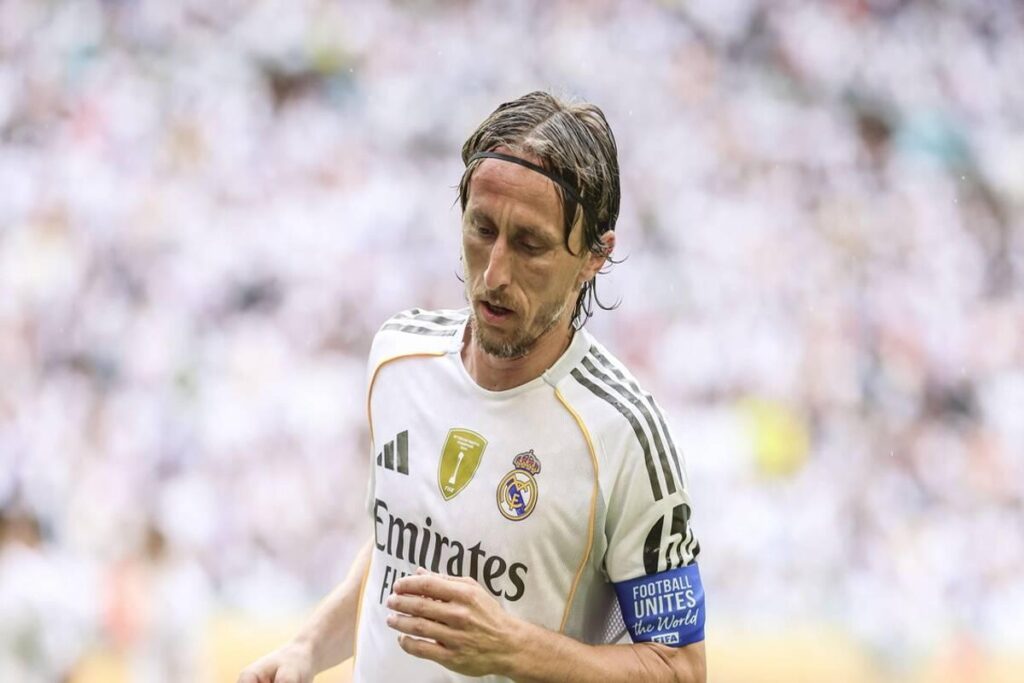 Modric sorprende tutti: è ufficialmente un giocatore del Milan