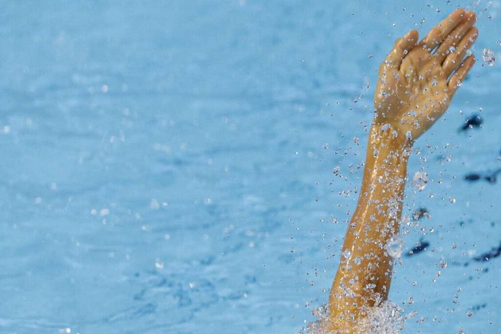 Mondiali di nuoto: le donne in finale nella 4x200, Ceccon eliminato nei 200 dorso