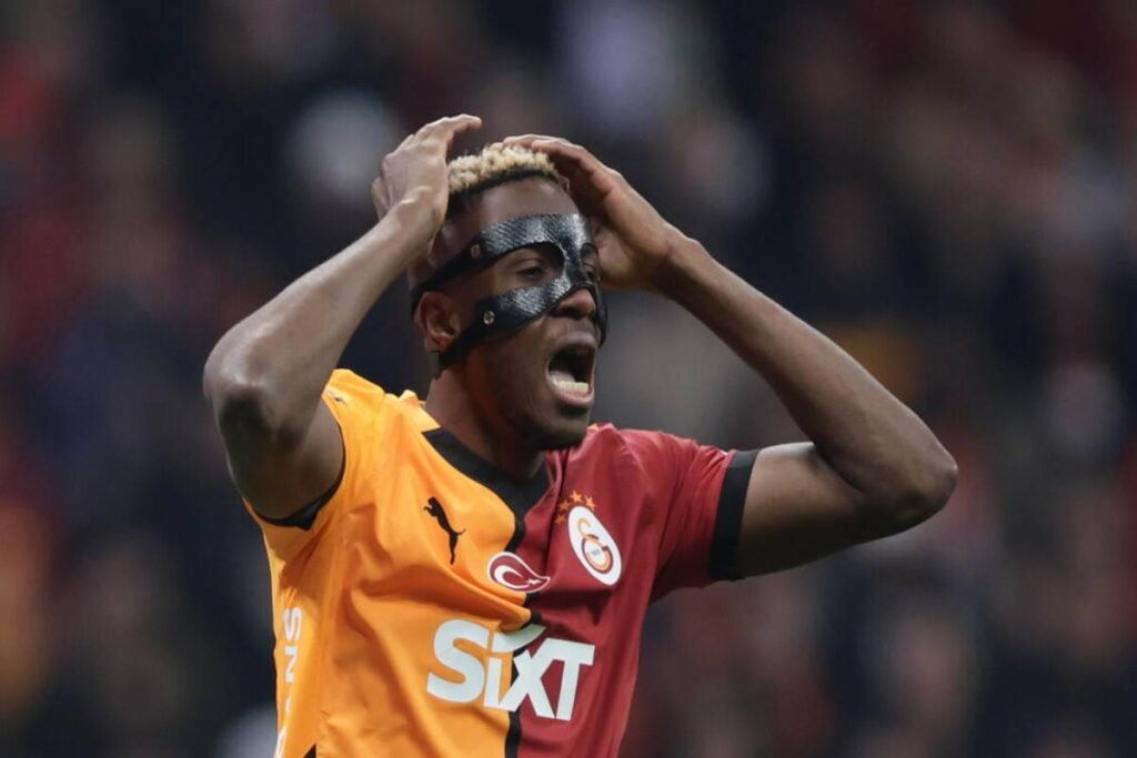 Osimhen al Galatasaray: l'accordo con Napoli è a un passo