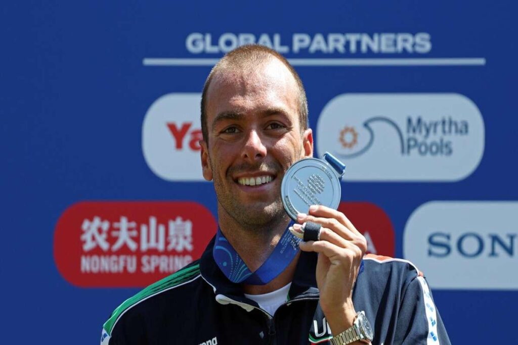 Paltrinieri punta alla grande sfida nella staffetta ai mondiali di nuoto