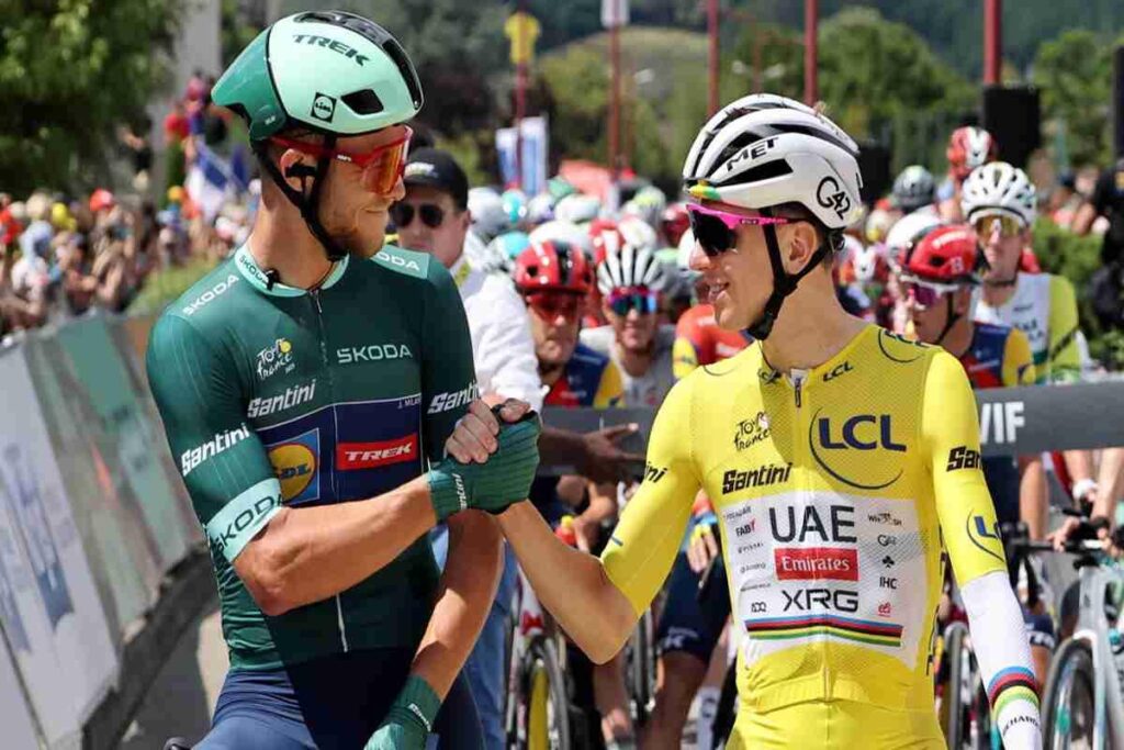 Pogacar provoca incidente con l'auto del team Vingegaard prima della partenza del tour