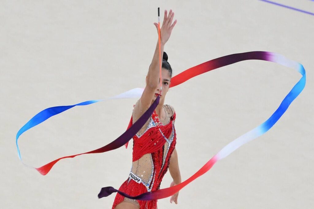 Raffaeli conquista la coppa e illumina Milano con la sua magia ritmica