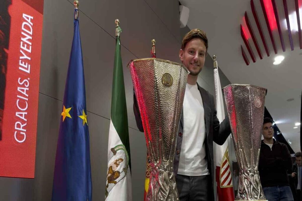 Rakitic annuncia il suo ritiro a 37 anni: un addio al calcio che ha incantato il mondo