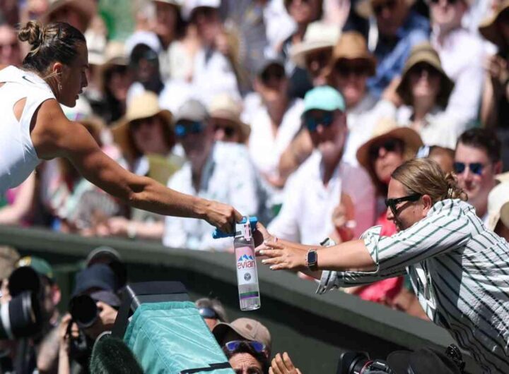 Sabalenka soccorre un tifoso colpito da malore a Wimbledon