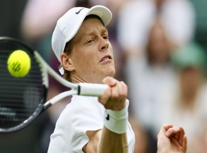 Sinner avanza agli ottavi di finale dopo aver battuto Martinez a Wimbledon