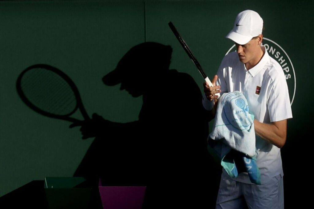 Sinner salta l'allenamento a Wimbledon: domani la sfida decisiva con Shelton