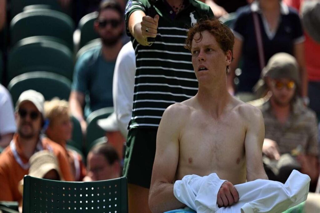 Sinner trionfa al debutto a Wimbledon, superando Nardi nel derby italiano