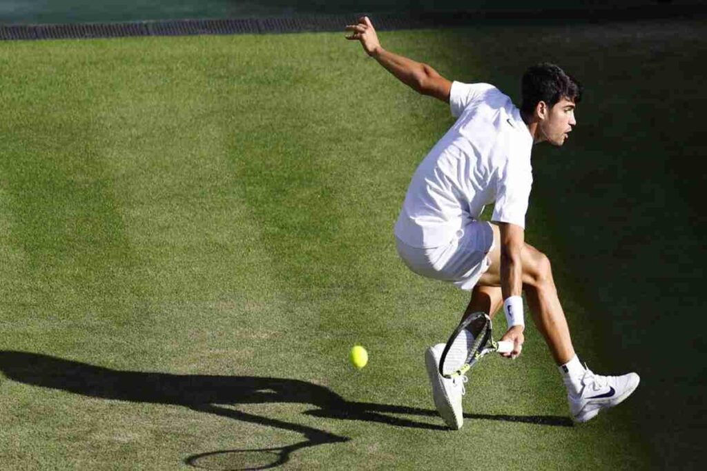 Struff sfida Alcaraz a Wimbledon, l'Italia vive una giornata difficile