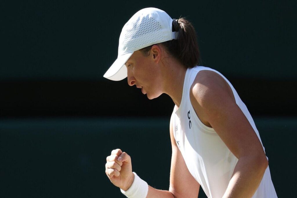 Swiatek conquista la finale di Wimbledon, Bencic eliminata da Anisimova