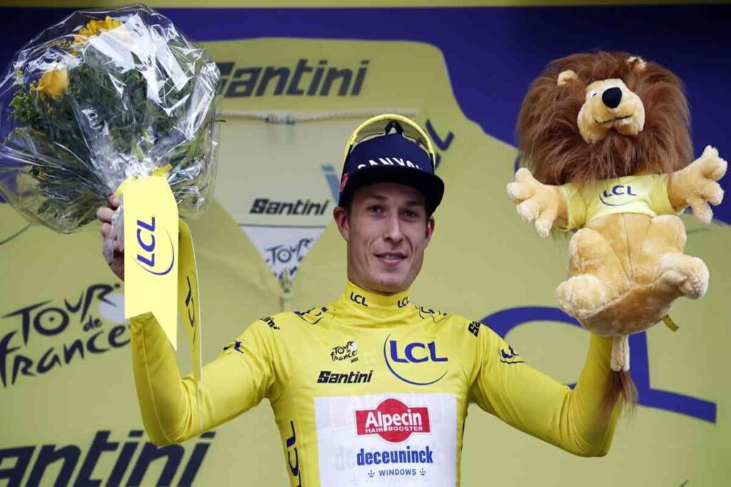 Tour: la seconda tappa inizia con un ritardo di 15 minuti a causa del maltempo