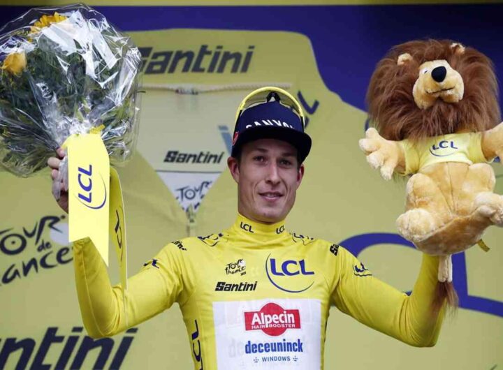 Tour: la seconda tappa inizia con un ritardo di 15 minuti a causa del maltempo