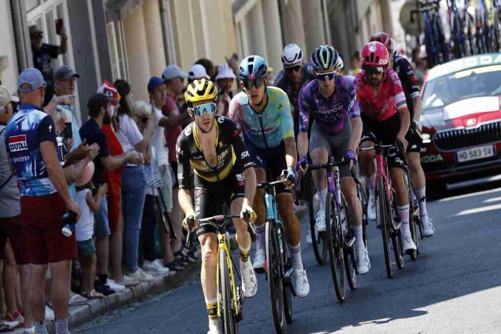 Yates conquista la decima tappa, Healy si veste di giallo