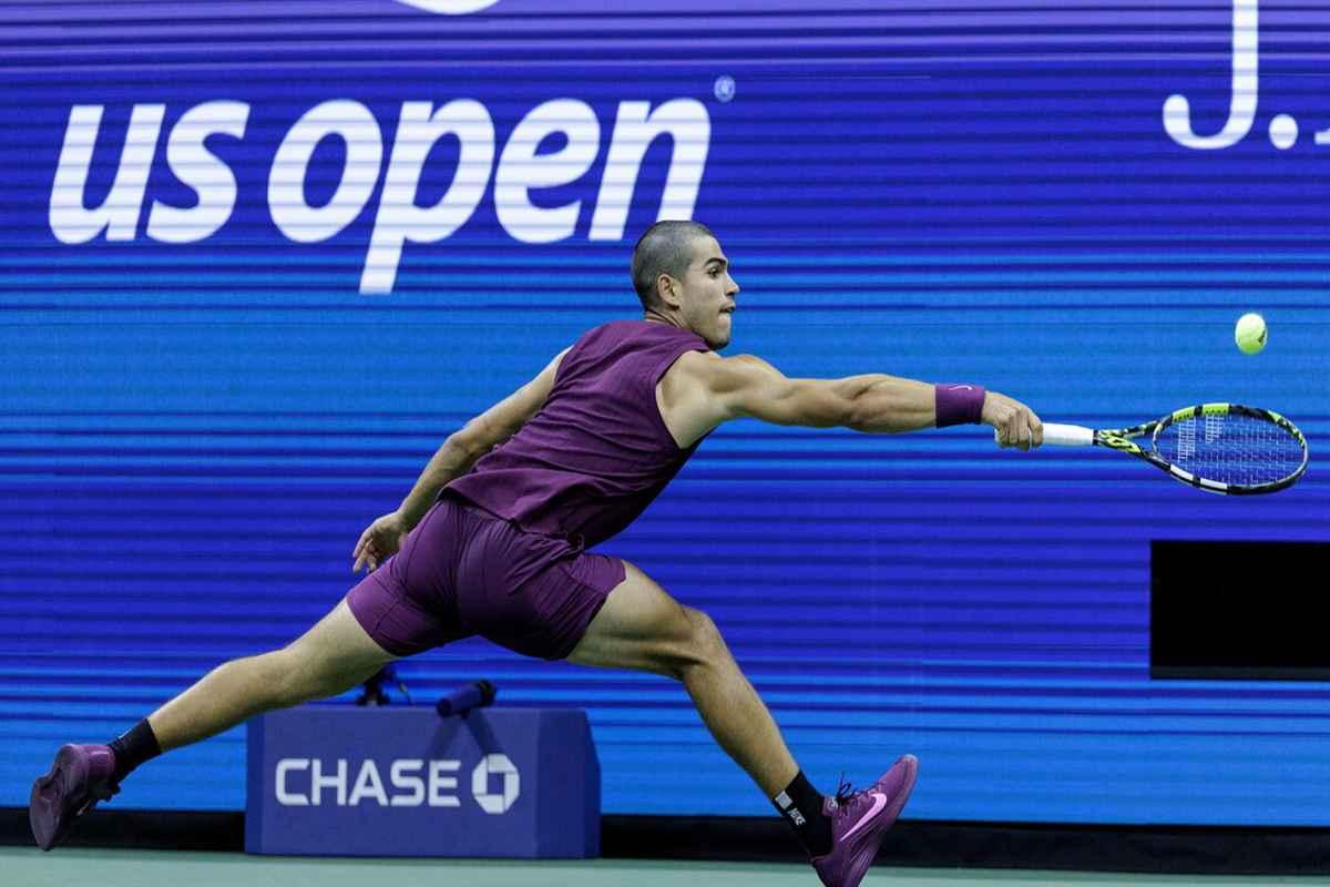 Alcaraz avanza agli ottavi dopo la sconfitta di Darderi agli Us Open