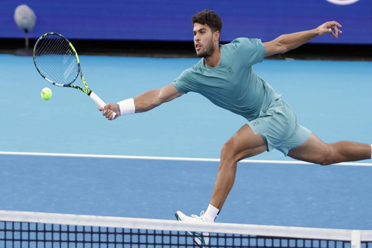 Alcaraz conquista la finale di Cincinnati superando Zverev in un match avvincente