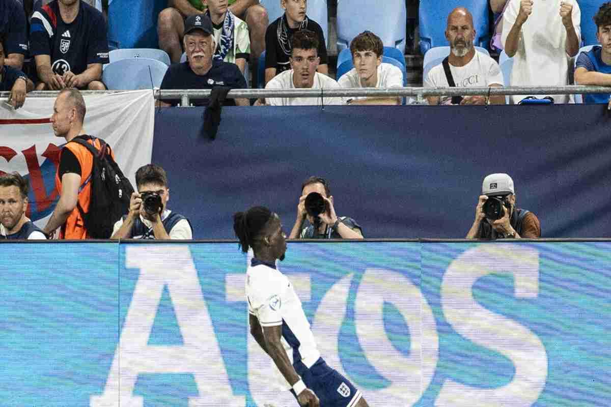 Bologna accoglie il talento inglese Rowe: un futuro promettente per il calcio italiano