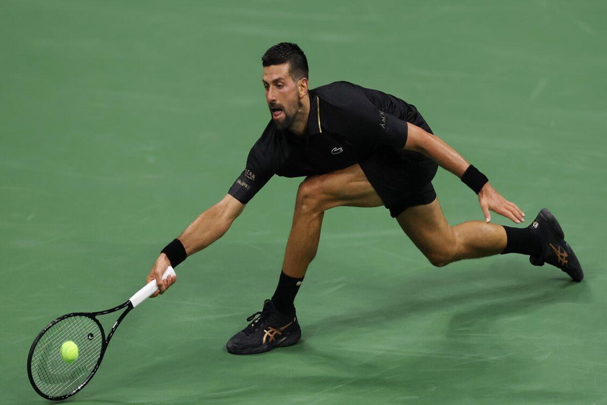 Djokovic supera le difficoltà e avanza al secondo turno dell'US Open