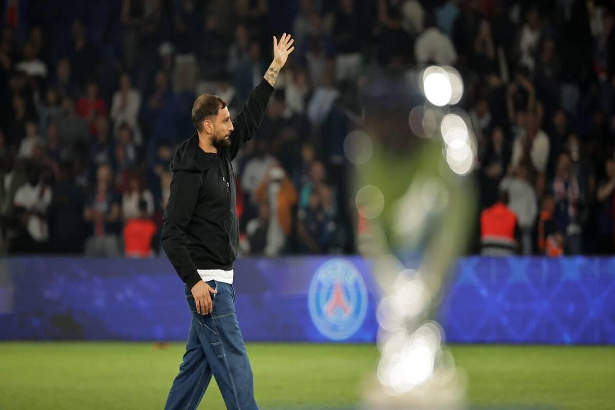Donnarumma sorprende al Parco dei Principi con un look da festa
