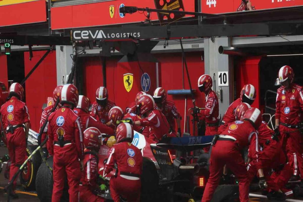 Elkann incita la Ferrari a mantenere viva la passione per la vittoria