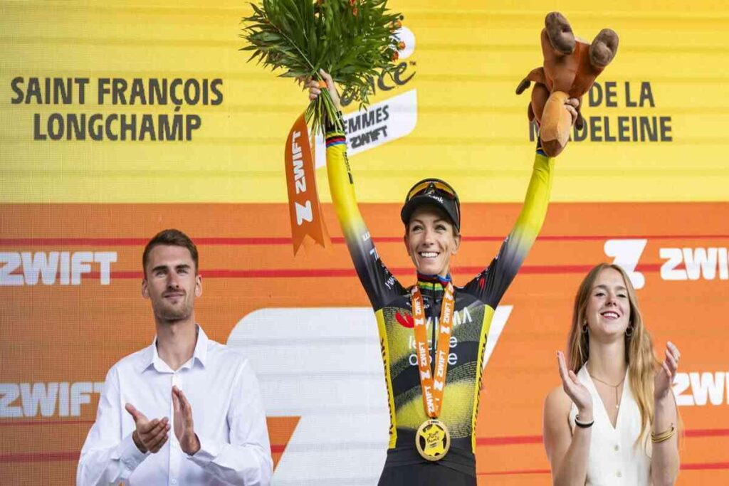 Ferrand-Prevot conquista la maglia gialla con la vittoria nell'ottava tappa del Tour donne
