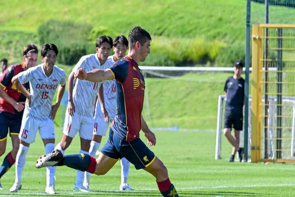 Genoa strappa un pareggio contro la nazionale universitaria giapponese: 1-1 emozionante