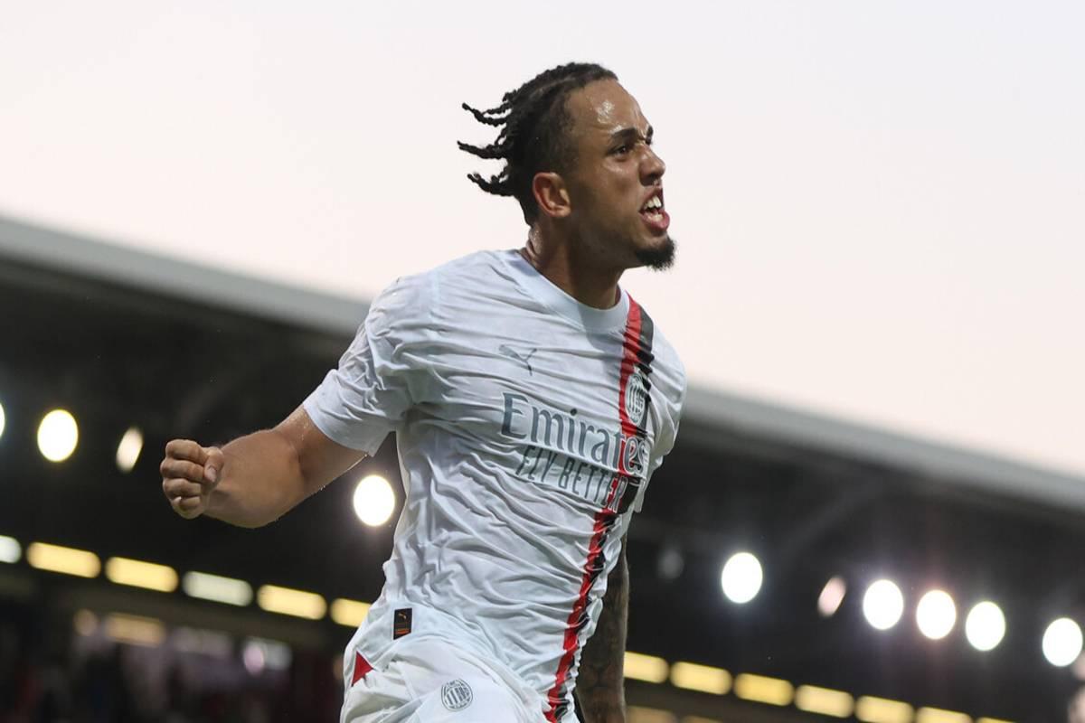 Okafor si unisce al Leeds: il Milan incassa 21 milioni più bonus