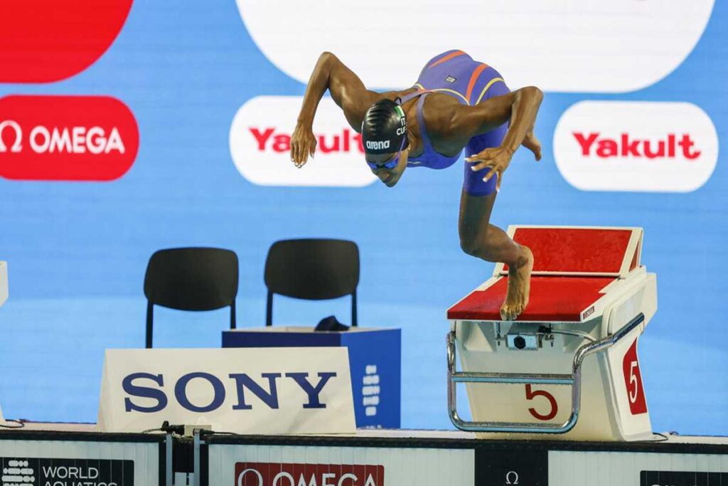 Sara Curtis conquista il podio: ottavo posto emozionante nei 100 stile ai Mondiali di nuoto