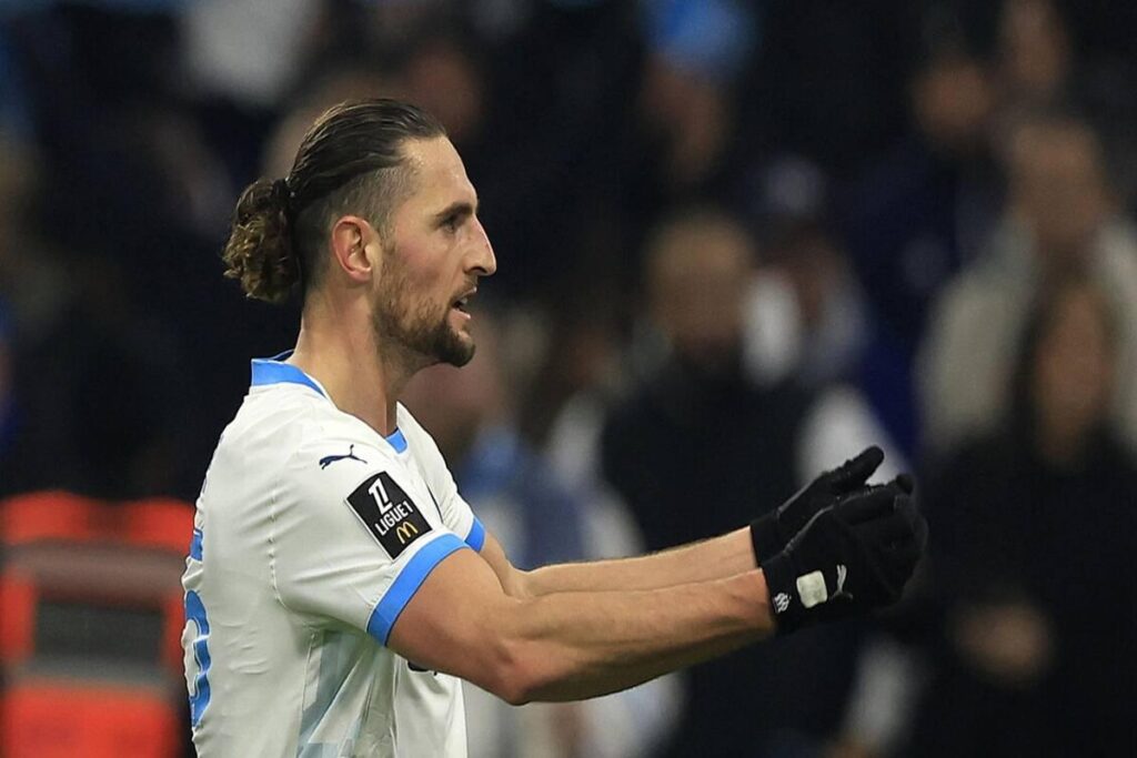 Calciomercato: colpi di scena tra Juve, Inter e Milan con nuovi acquisti sorprendenti