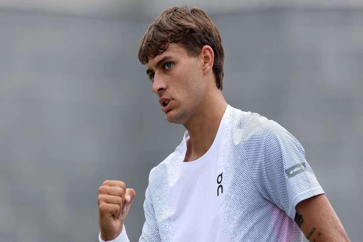 Cobolli sorprende Rublev e conquista il secondo turno a Pechino