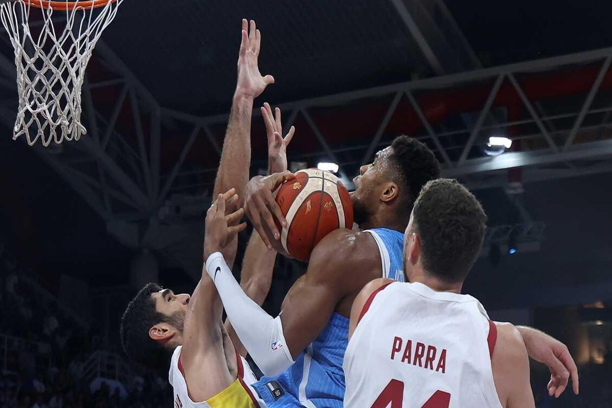 Eurobasket: la Grecia sorprende la Spagna e l'Italia conquista il secondo posto nel girone C