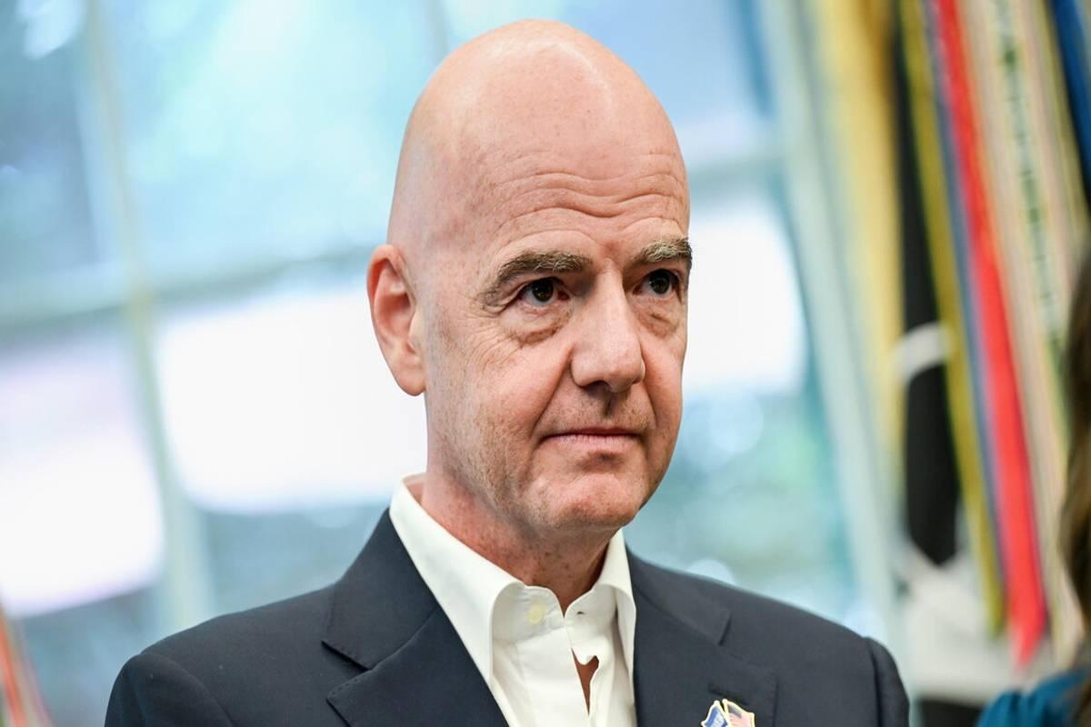 Il coraggio di un giovane portiere: Infantino condanna un gesto vile e vergognoso