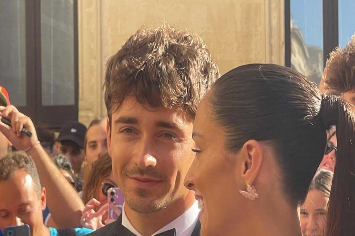 Leclerc incanta Lecce: il matrimonio del fratello attira una marea di fan