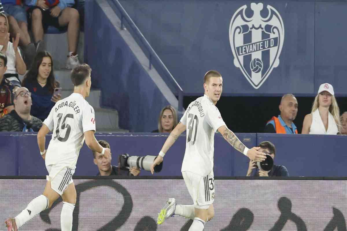 Mastantuono segna il primo gol con il Real e celebra Bellingham: 'è unico'