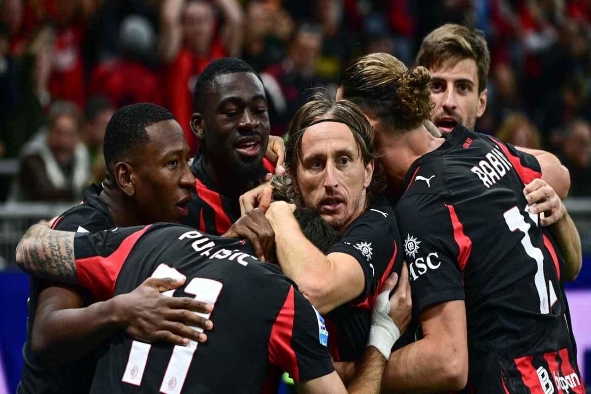 Milan supera il Napoli in un entusiasmante scontro: 2-1 finale
