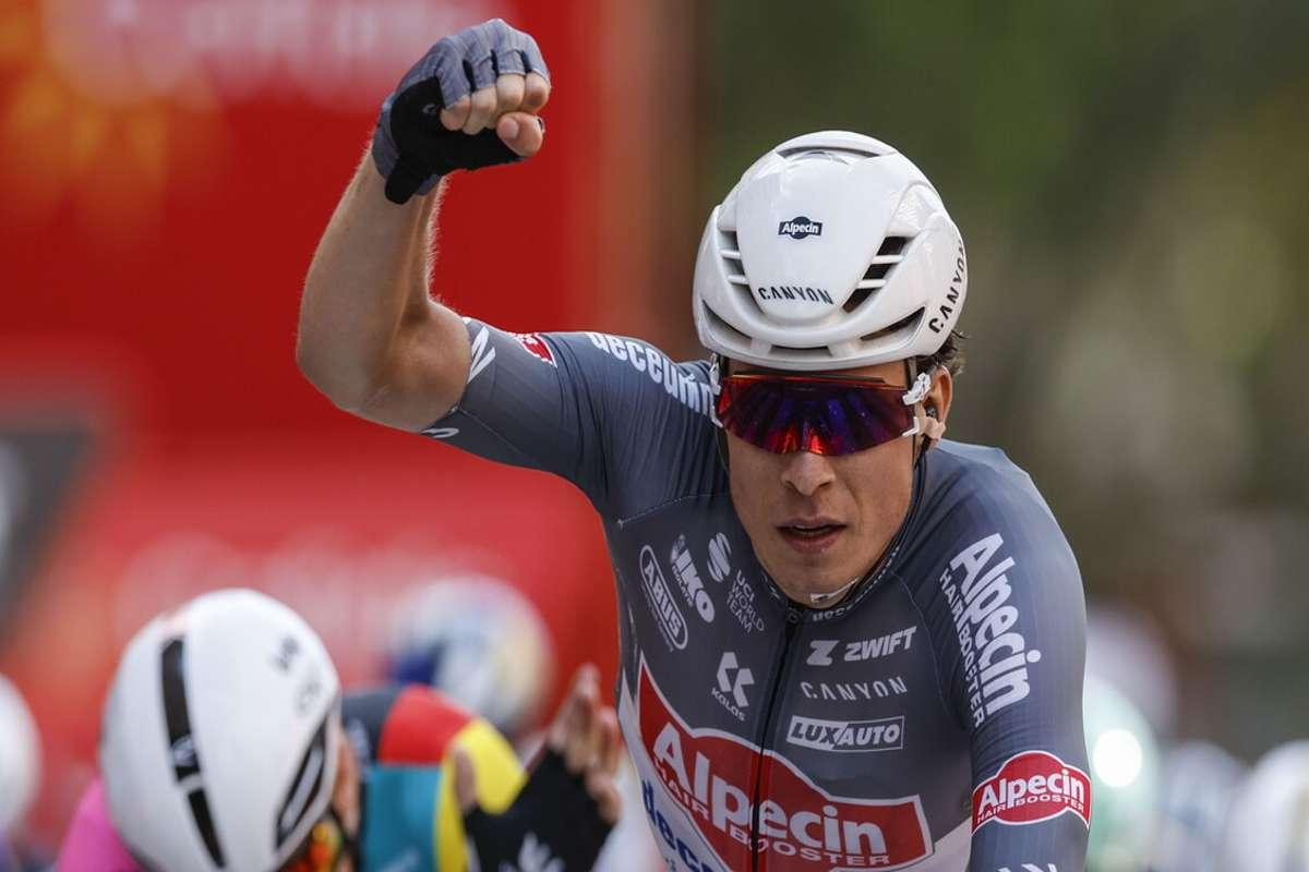 Philipsen trionfa in volata nella 19ª tappa della Vuelta