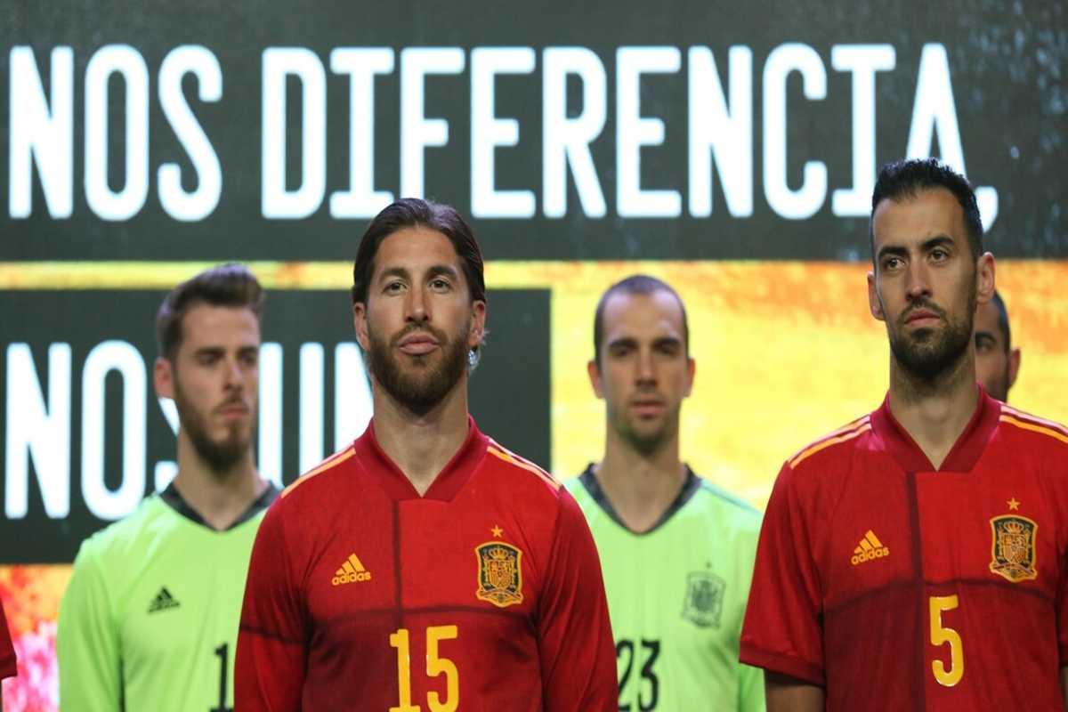 Ramos celebra Busquets: 'Un eccezionale esempio di normalità'