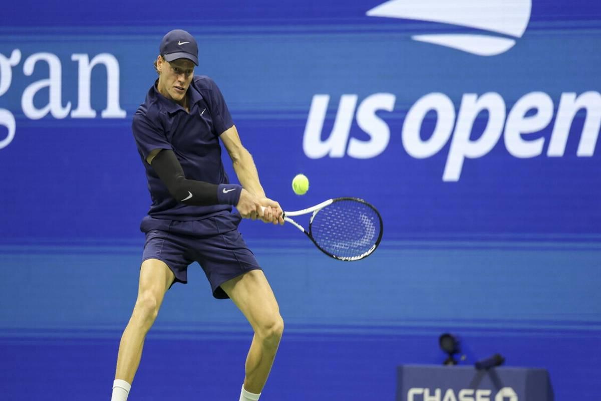 Sinner e Auger-Aliassime si sfidano nel duello notturno dell'US Open