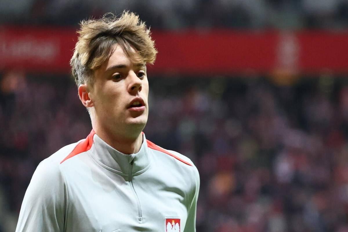 Colosseo in fermento: striscione contro Zalewski accusa 'tradire amico è infamità'