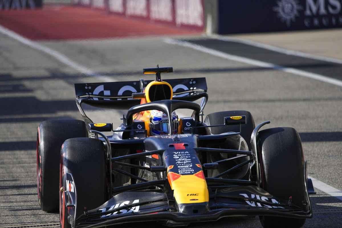 F1: Verstappen brilla in partenza e guida il GP degli Usa davanti a Leclerc