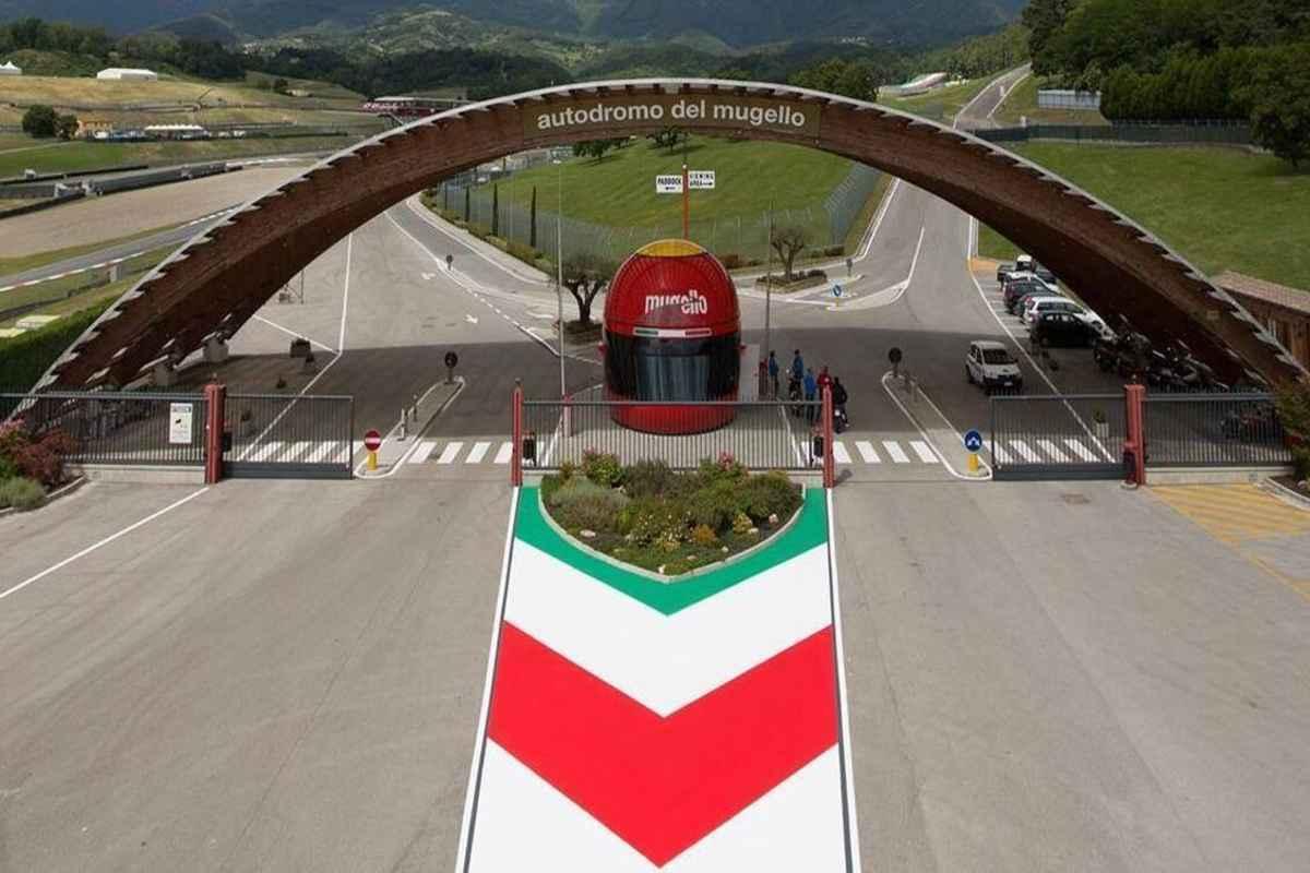 Ferrari in pole position al Mugello: la finale mondiale che emoziona