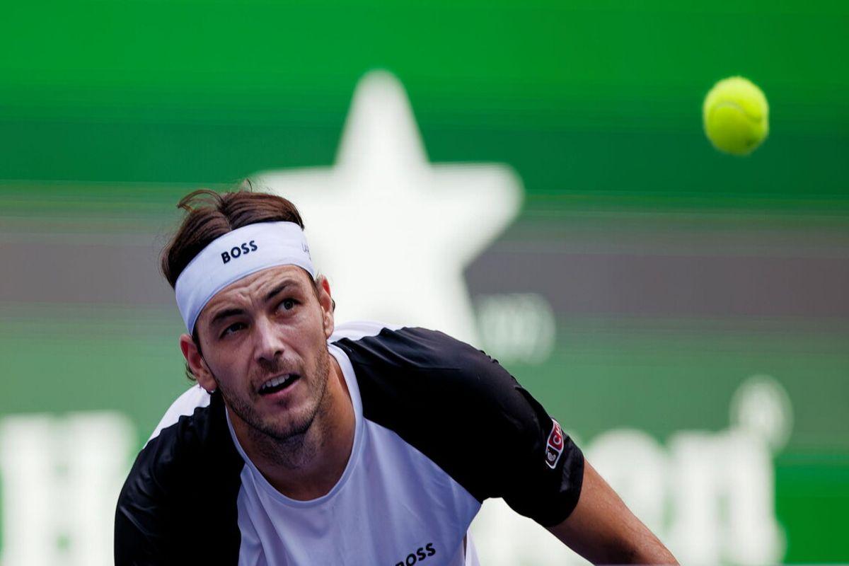 Fritz sorprende Zverev e conquista la semifinale al Six Kings Slam